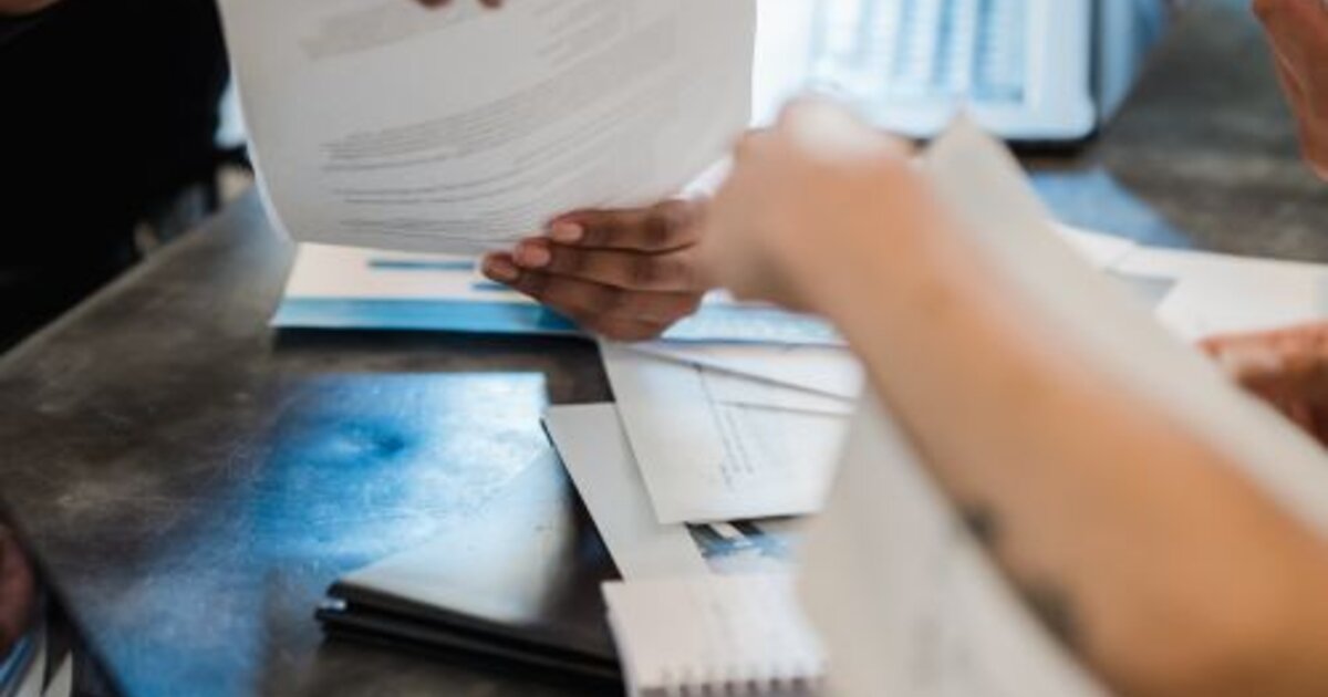 A Blogger's Media Kit in 2026: Build It and Sell Ads